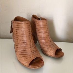 Paul Green Cayanne Leather Peep Toe Sandal